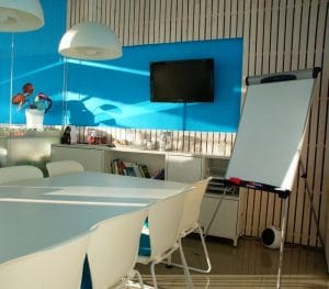 3 entreprises avec des bureaux comme à la maison
